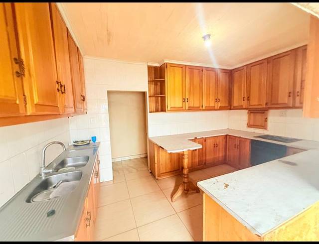 8 BEDROOM HOUSE FOR SALE IN VANDERBIJLPARK CW 1